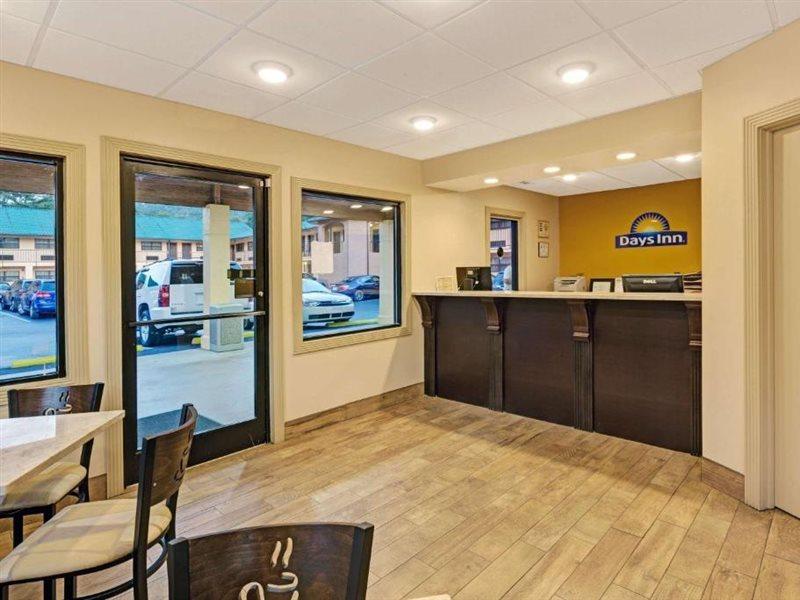 Days Inn By Wyndham Cherokee Near Casino Bagian luar foto