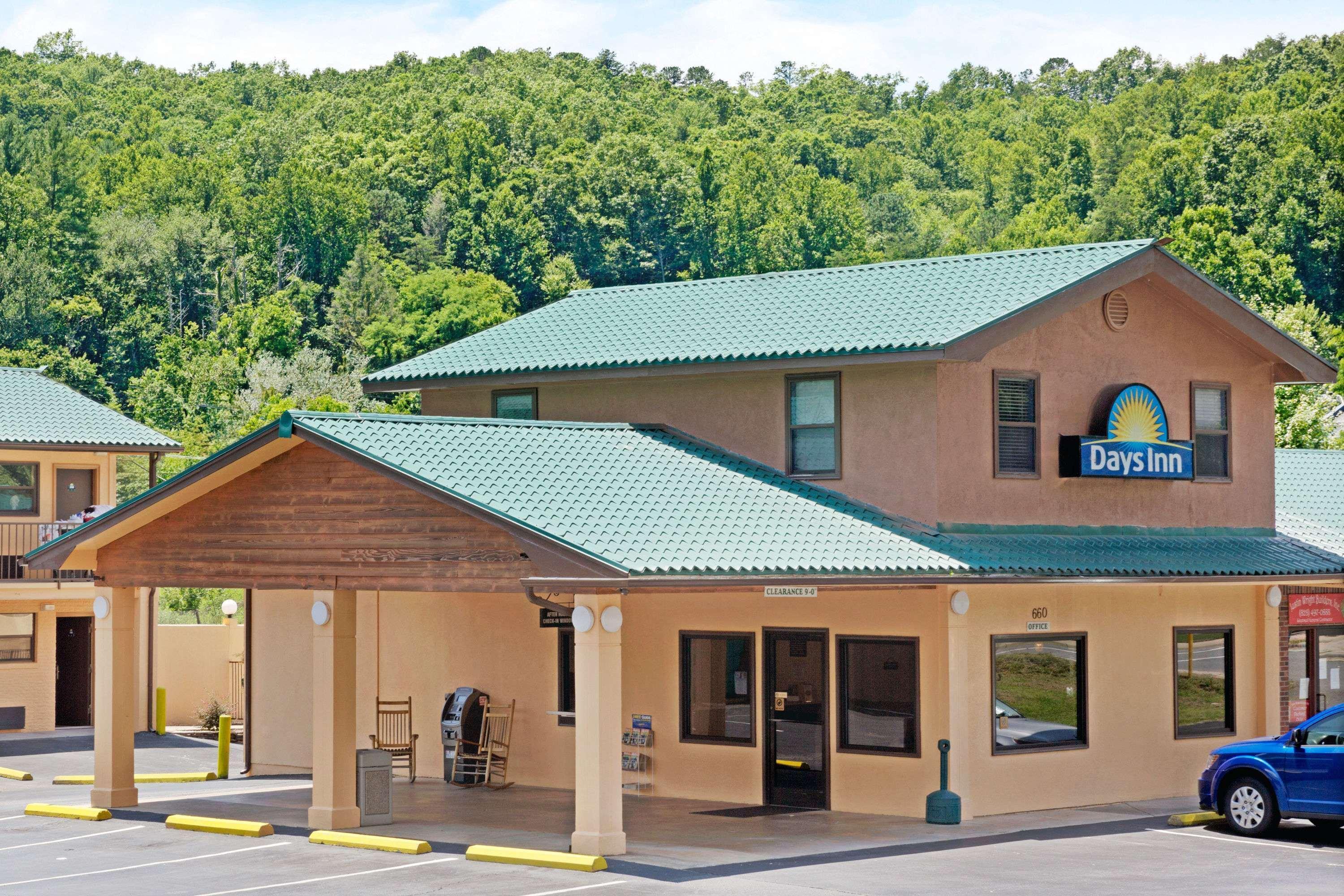 Days Inn By Wyndham Cherokee Near Casino Bagian luar foto