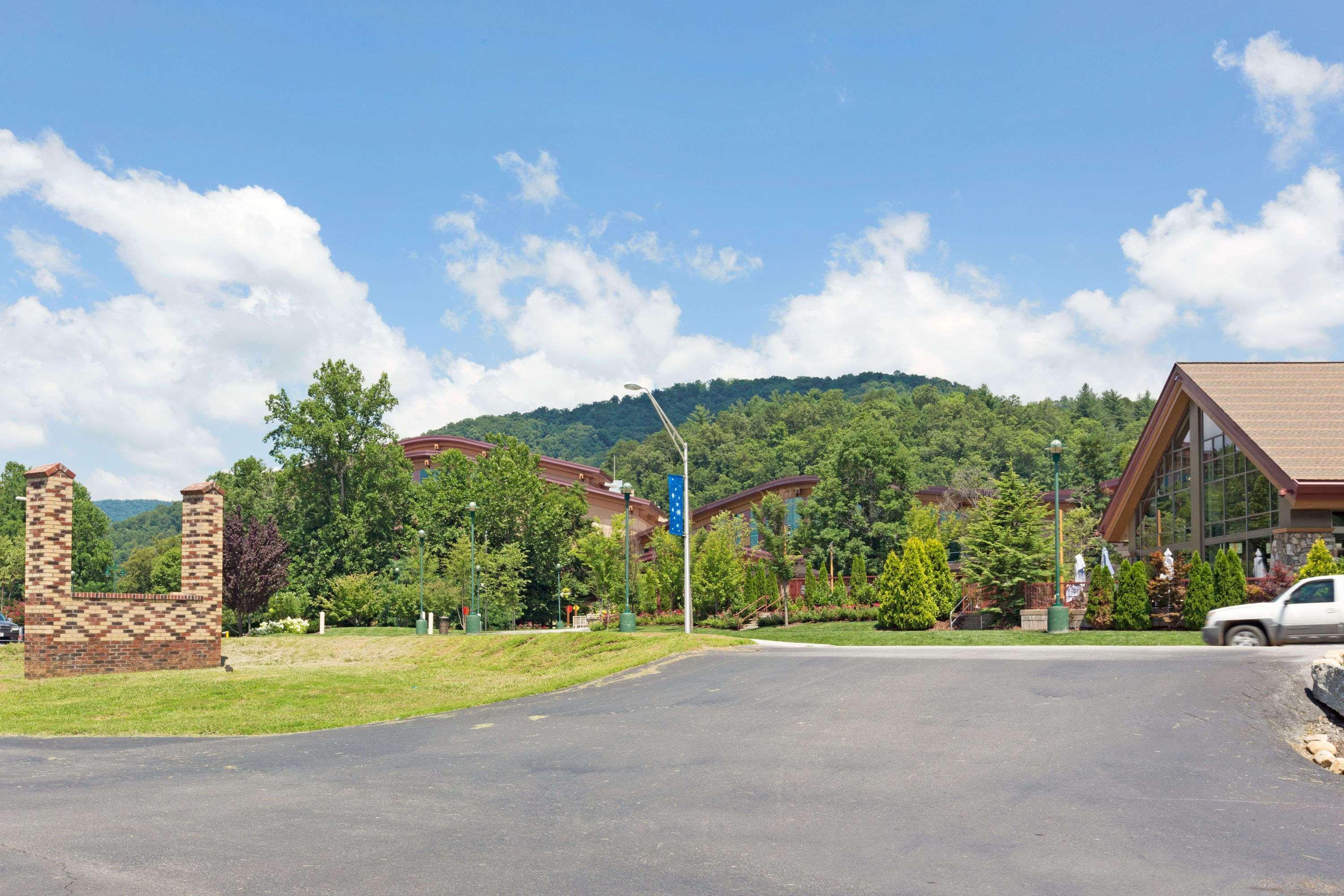 Days Inn By Wyndham Cherokee Near Casino Bagian luar foto